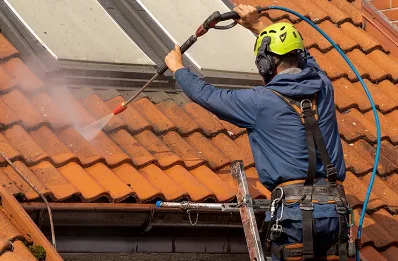 Démoussage et hydrofuge de toiture à Olette